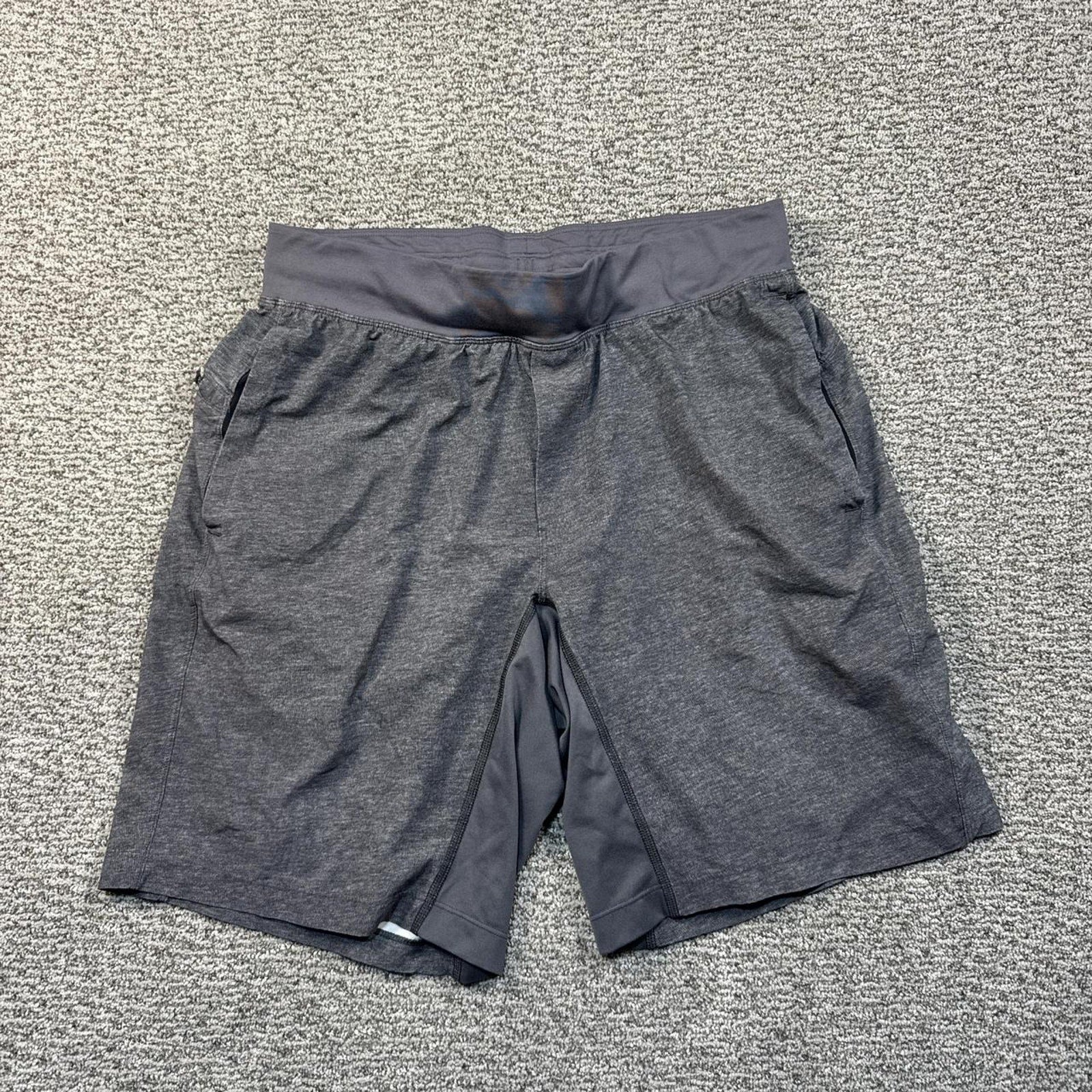 Mens Grey Lululemon size Large Inseam 9"