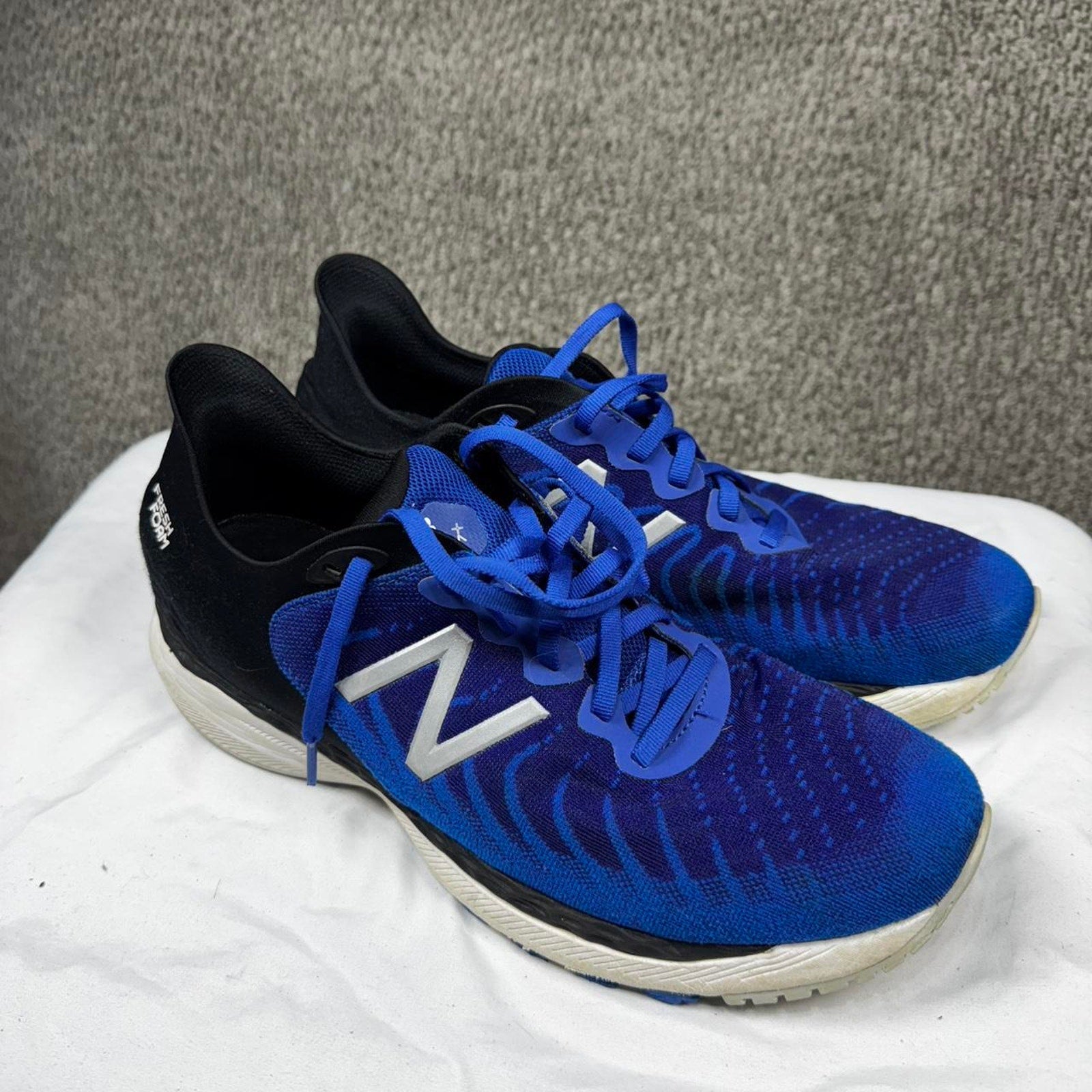 Mens Blue and black new balance Size 11