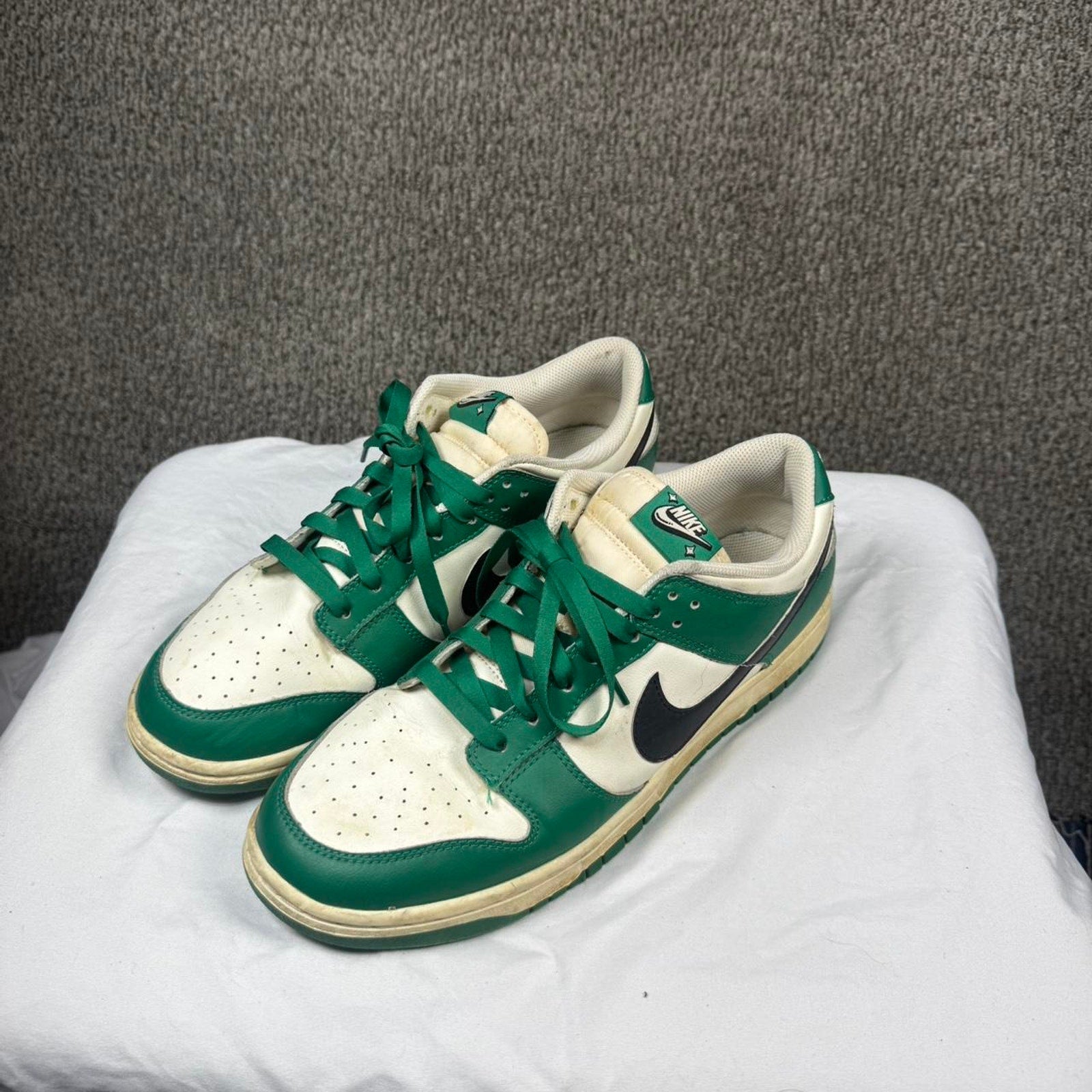 Nike dunk low pine green