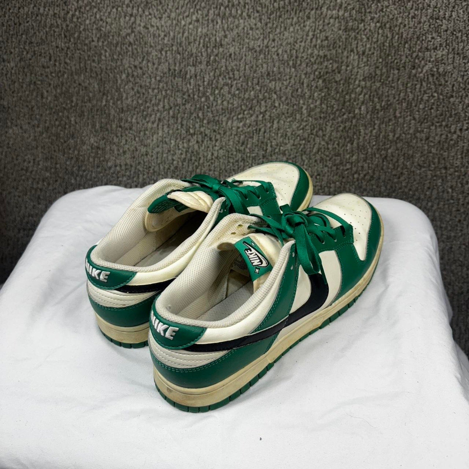 Nike dunk low pine green